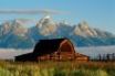 Tapety na plochu - Mountains and cabin
