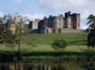 Tapety na plochu - Castle on a hill
